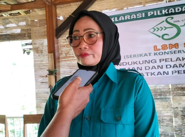 Ketua LSM Serikat Konservasi Lingkungan Hidup Indonesia (Srikandi) Sumartik