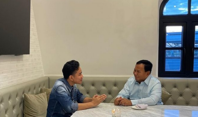 Gibran Rakabuming Raka telah menyerahkan surat pengunduran diri sebagai Wali Kota Solo ke DPRD Solo, keputusannya ini diakui telah berkonsultasi dengan presiden terpilih Prabowo Subianto. (Dok.ig/Prabowo)